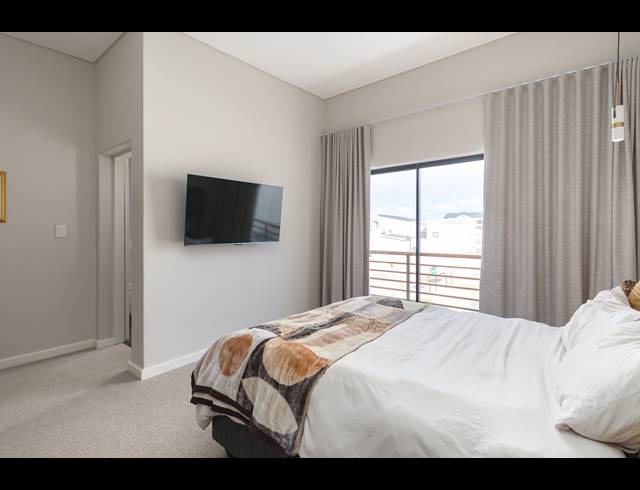 4 BEDROOM FREEHOLD FOR SALE IN SANDOWN